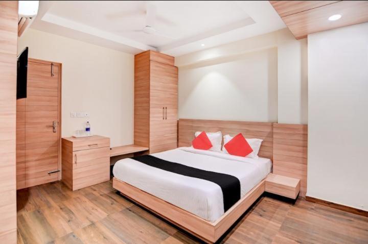 Triton Inn Lucknow Exterior photo
